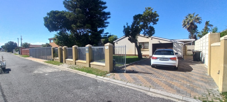 To Let 3 Bedroom Property for Rent in Ottery East Western Cape